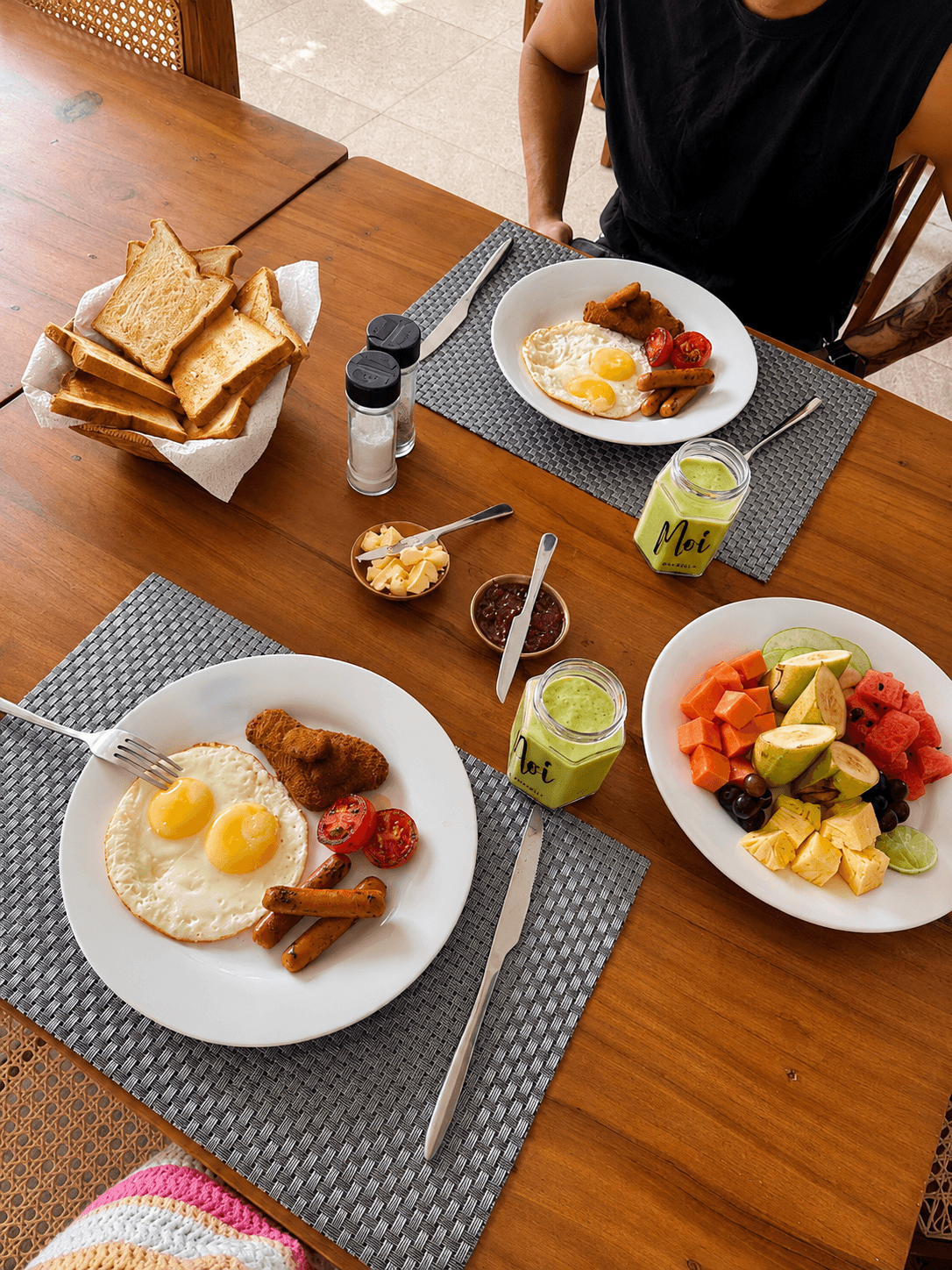 Coffee and casual dining at Moi Dambulla.