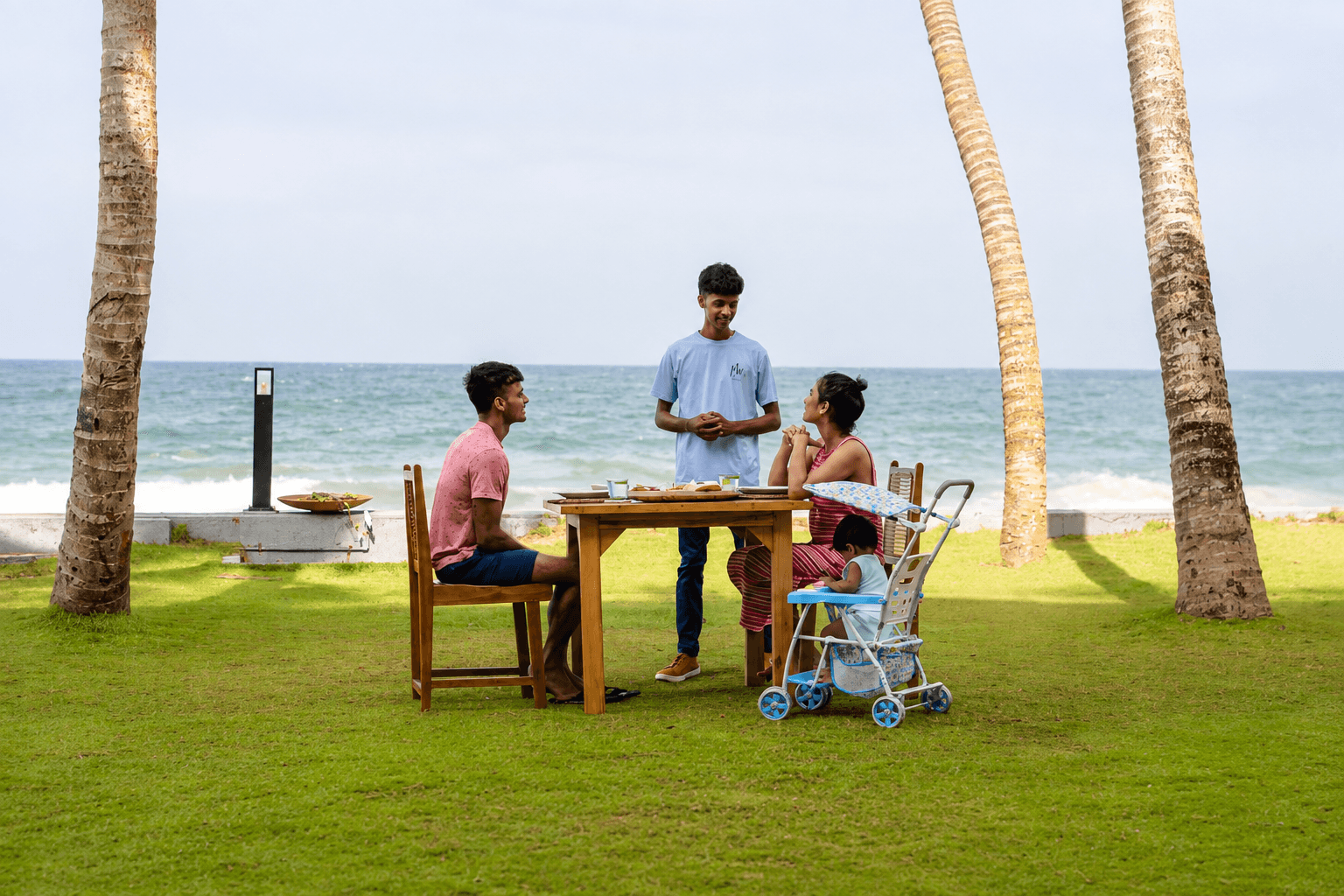 Dining at Moi Induruwa