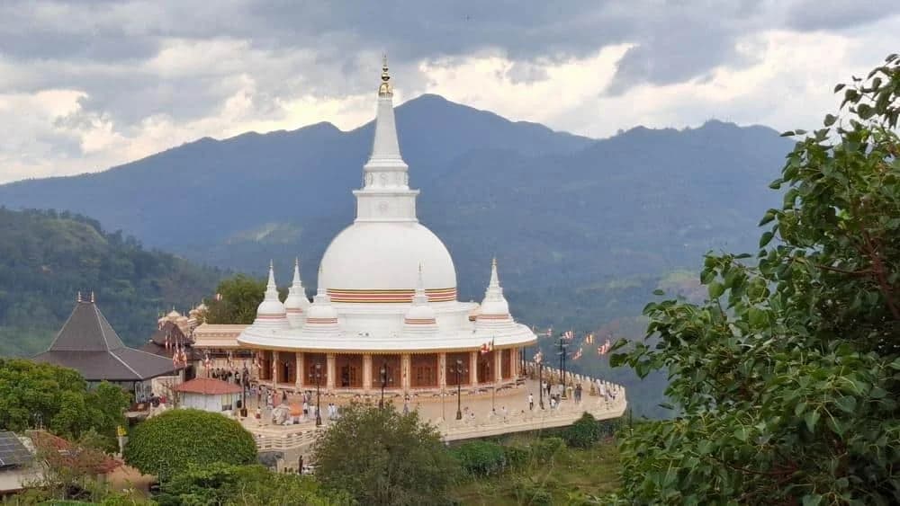 Receive a Blessing at Mahamevnawa Monastery